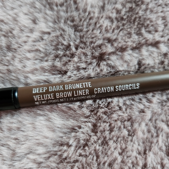 [SOLD] MAC Veluxe Brow Liner in Deep Dark Brunette - Picture 3 of 4